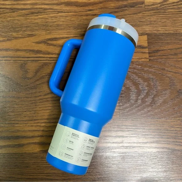 40 oz Stanley The Flowstate Quencher H2.0 Tumbler in Beach Blue - Picture 5 of 10